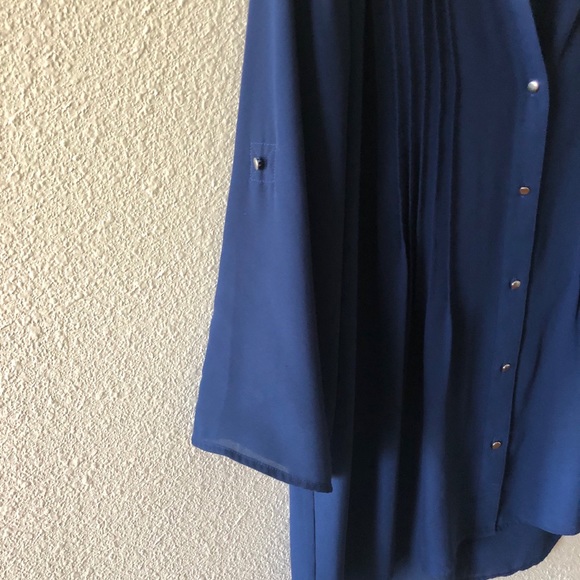 CHAUS BUTTON DOWN - Picture 6 of 9